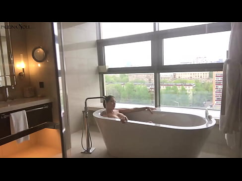 ❤️ Pitikek mezin Bi dilgermî pizika xwe di serşokê de dihejîne Vîdyoyê seksî li ku.tube-sexer-com.ru ️❤